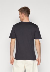 Thumbnail Image 3