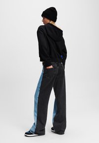 Karl Lagerfeld Jeans MID-RISE RELAXED BLOCKED - Trapézfarmer - washed light blue black