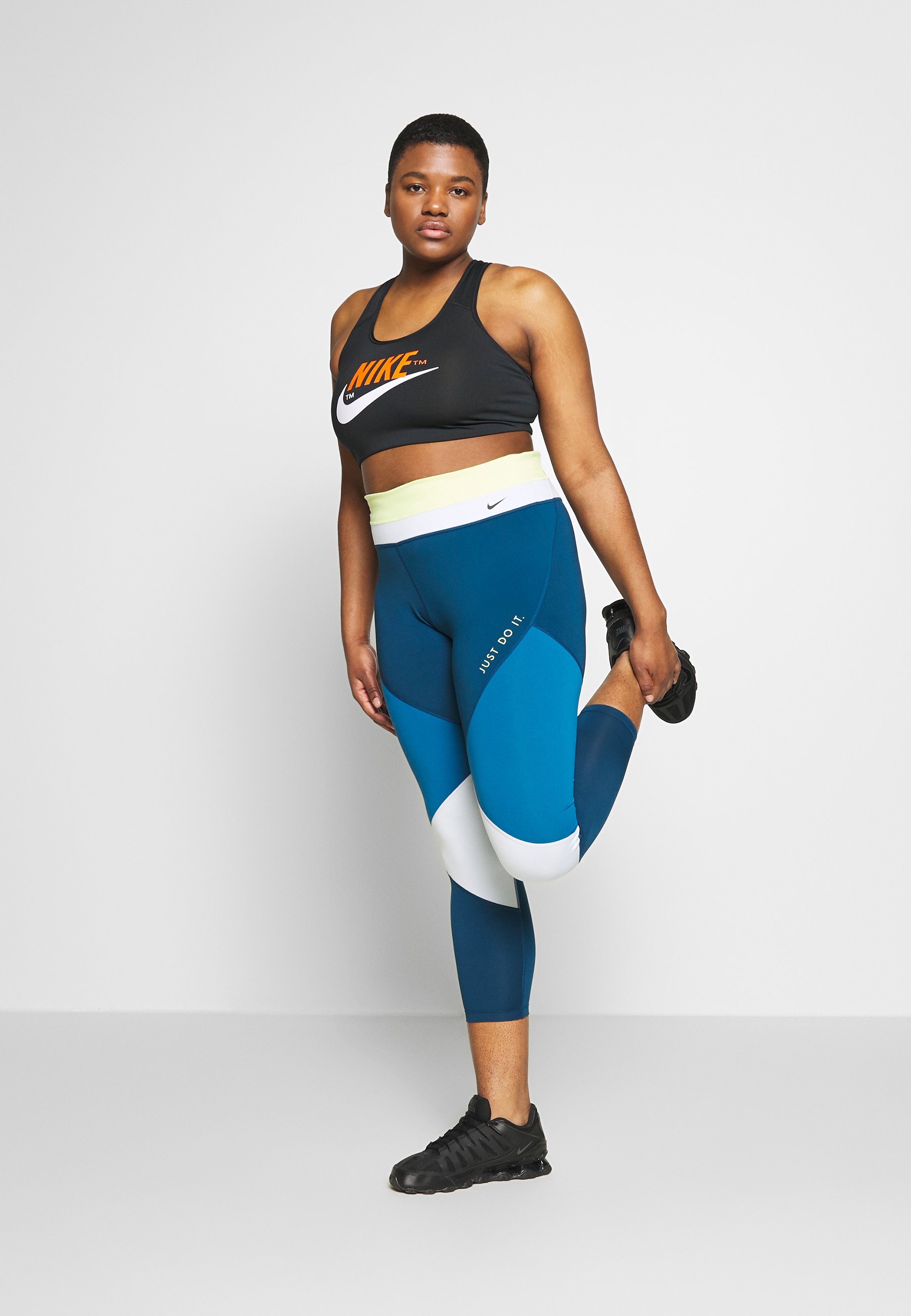 nike performance one tight