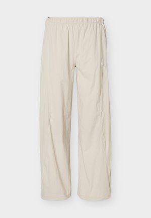 Nike ACG, HIGH STAKES LOOSE - Ulkohousut - cream/summit white