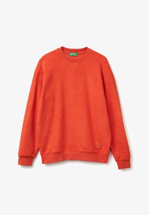 Oranje crewneck sweatshirt gemaakt van zachte stof met ribgebreide manchetten en zoom. Kenmerkt een subtiele logo-tag aan de onderzijde. Textuur op het oppervlak.