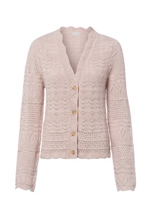 Lichtroze gebreide cardigan met gestructureerde chevron- en kantpatronen, geschulpte randen en vier bruine knopen aan de voorkant.