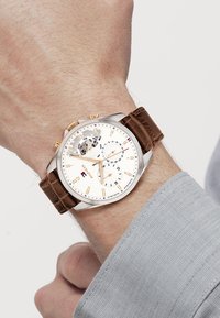 Tommy Hilfiger Cronógrafo - brown