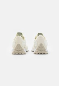New Balance 327 - Treeningjalatsid - beige/khaki