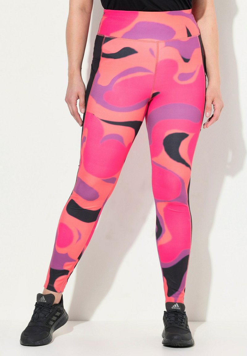 Högmidjade leggings med ett livligt abstrakt mönster i rosa och lila med svarta accenter, tillverkade av elastisk och fuktavledande tyg.