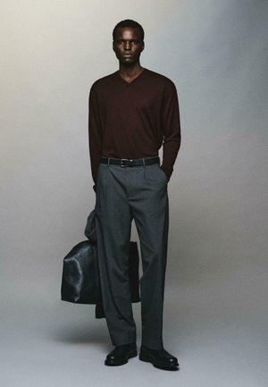 SOFT V-NECK LONG SLEEVE - Strickpullover - bordeaux