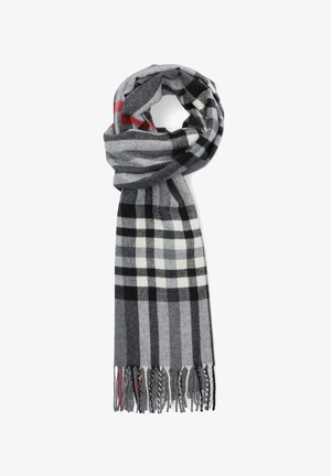 Szary szalik w kratę z czarno-białymi wzorami i czerwonymi akcentami. Wykończone krawędzie z frędzlami, wykonane z miękkiego materiału.