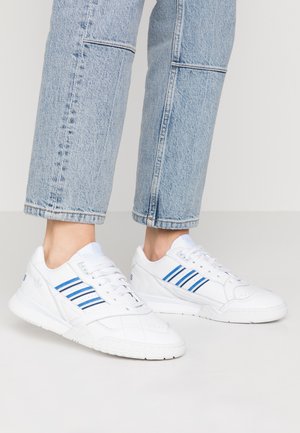 A.R. TRAINER - Baskets basses - footwear white/blue/sky tint