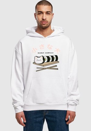 Hvid hoodie med et grafik af en kat og sushi-ruller, med tekst i pink og sort. Stoffet ser blødt ud, med en frontlomme.