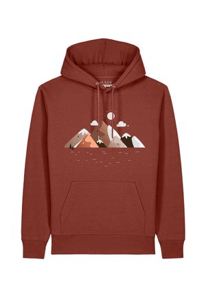 Rostfarbener Hoodie mit Fronttasche, die eine Grafik von stilisierten Berggipfeln, Sonne, Wolken und Wasserreflexionen zeigt.