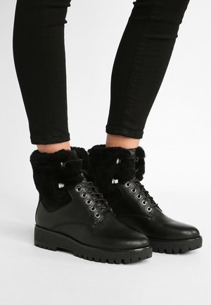 Schnürstiefelette - black