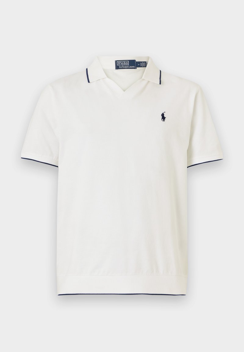 Biała koszulka polo z granatowymi wykończeniami i krótkimi rękawami. Posiada dekolt w serek oraz małe haftowane logo na piersi. Wykonana z gładkiego materiału.