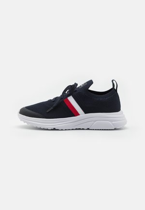 Tommy Hilfiger MODERN RUNNER STRIPES - Sneakers basse - desert sky