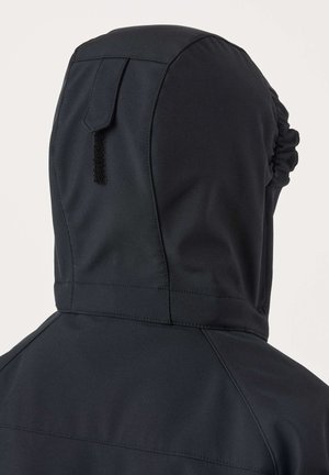 Čierna kapucňová bunda zozadu s nastaviteľným remienkom a elastickým detailom na jednej strane kapucne.