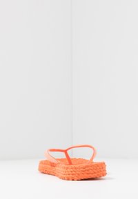 Ilse Jacobsen CHEERFUL - Allassandaalit - spice