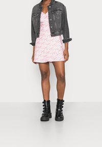 Hollister Co. Vardagsklänning - pink