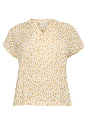 Blouse à manches courtes avec un col en V, présentant un fond blanc et un motif abstrait à taches orange et jaune. Tissu doux.