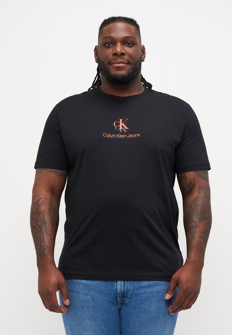 Calvin Klein Jeans PLUS SHADOW LOGO TEE - Marškinėliai su spaudiniu - black