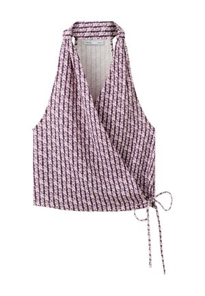 Haut cache-cœur sans manches violet et blanc à motif, col en V profond et fermeture nouée sur le côté, style dos-nu.