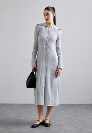 CENSI PLEAT DRESS - Srajčna obleka - light blue