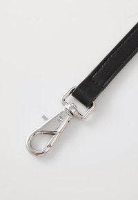 Thumbnail Image 7