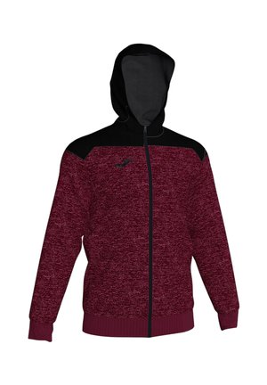 Sweat à capuche zippé bordeaux avec empiècement noir aux épaules et capuche, montrant un tissu texturé et un petit logo noir sur la poitrine.