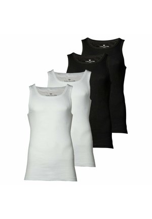 Zwei weiße und zwei schwarze ärmellose, gerippte Tanktops, abwechselnd in Farben angeordnet, gestapelt mit sichtbaren Tom Tailor Markenetiketten.