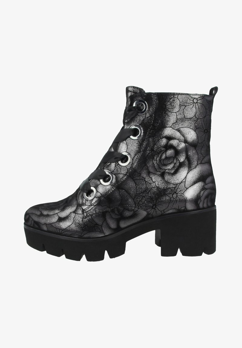 Bottine noire à lacets avec talon et semelle épaisses, ornée d'un motif floral gris sur la tige en cuir.