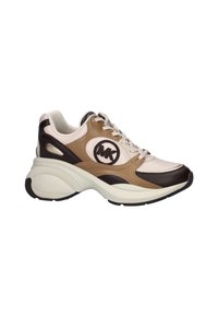 Bruine en crèmekleurige sneakers met witte accenten, voorzien van een logo aan de zijkant, textuurmateriaal en een chunky zoolontwerp.