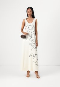 Marimekko HELMI BALUNS - Svetríkové šaty - white/dark grey