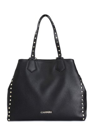 Sac fourre-tout en cuir noir avec des accents cloutés sur les côtés, deux poignées et une texture lisse. Présente un logo doré à l'avant.
