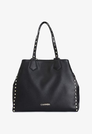 Sac fourre-tout en cuir noir avec des accents cloutés sur les côtés, deux poignées et une texture lisse. Présente un logo doré à l'avant.