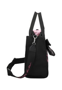 Borsa nera in tela con rivestimento interno rosa, dotata di manici corti e di una tracolla staccabile, decorata con il testo "Hello Kitty".
