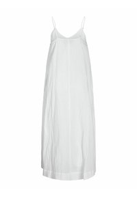 Vestido blanco sin mangas con una forma relajada y fluida, que presenta tirantes finos y una tela texturizada. El dobladillo llega por encima de los tobillos.