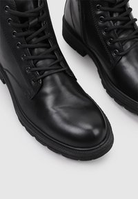 IMAC Stivaletti stringati - black