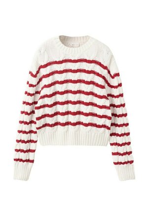 Pull blanc en tricot avec des rayures rouges horizontales et un motif en torsades, présentant un col rond et des poignets et un ourlet côtelés.