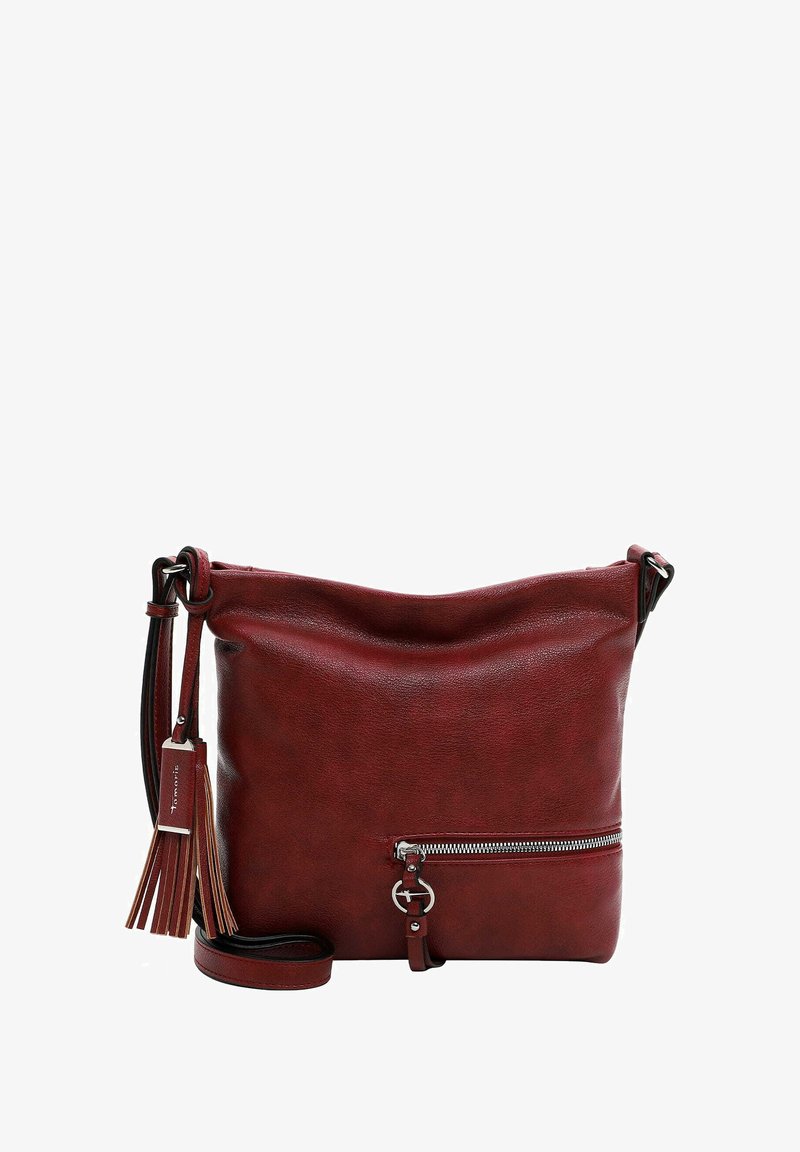 Červená kožená crossbody taška s texturovaným povrchem, přední kapsa na zip, detail s třásněmi a nastavitelného ramenního popruhu.