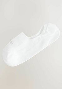White, low-cut athletic sock, made from breathable fabric, featuring a smooth texture and elasticized opening for a snug fit.
