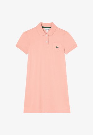 Hellrosa Polo-Kleid aus Baumwolle, mit Kragen, kurzen Ärmeln und einer kleinen Brusttasche mit grünem Logo.