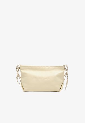 Borsa a sacchetto rettangolare beige con coulisse su entrambi i lati, superficie liscia e logo del marchio in rilievo discreto sulla parte anteriore.