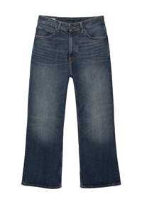 Jeans de mezclilla azul medio con un ligero desgaste, estilo de cinco bolsillos, lazos para cinturón, cierre de botón y piernas anchas y rectas, mostrados contra un fondo blanco.