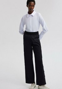 Touché Privé ELASTIC WAIST  WITH SNAP BUTTON  - Hlače - black