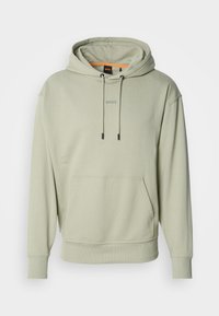 Sweat à capuche BOSS vert clair avec poche kangourou devant, capuche à cordon et petit logo centré sur la poitrine.