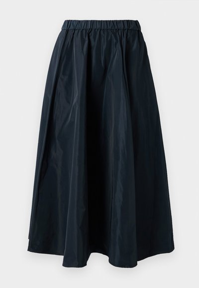 Černá, dlouhá sukně vyrobená z lesklého, lehkého materiálu. Má elastický pas a splývavý design s hladkým, čistým zakončením.
