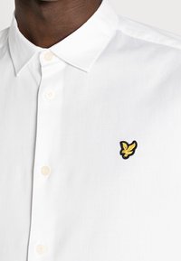Lyle & Scott Camisa - white