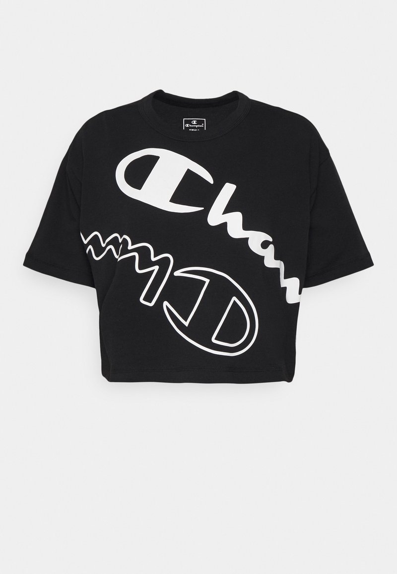 Czarna, krótka koszulka wykonana z bawełny, z dużymi białymi logo i falistymi wzorami tekstu. Luźny krój z okrągłym dekoltem i krótkimi rękawami.
