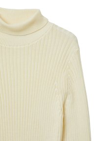 Pull en col roulé à côtes de couleur jaune clair, présentant un motif tricoté texturé et une légère brillance, avec une silhouette ajustée et un tissu doux.