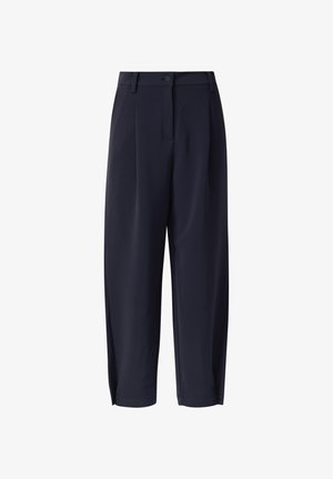 Pantaloni scuri in navy realizzati in tessuto leggero. Presentano una vestibilità dritta, una parte anteriore plissettata e chiusura con bottone, con una texture liscia.