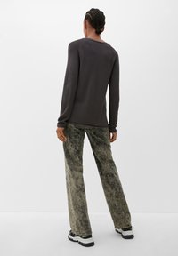 QS Sweter