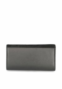 Cartera de cuero negro con textura suave, forma rectangular y un acento de ante en la parte superior. Diseño minimalista y sin hardware visible.